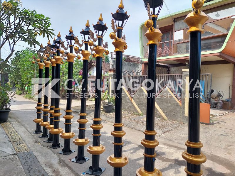 tiang lampu antik