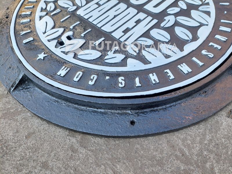 Manhole besi