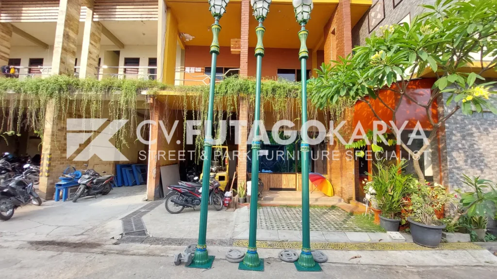 tiang lampu taman minimalis