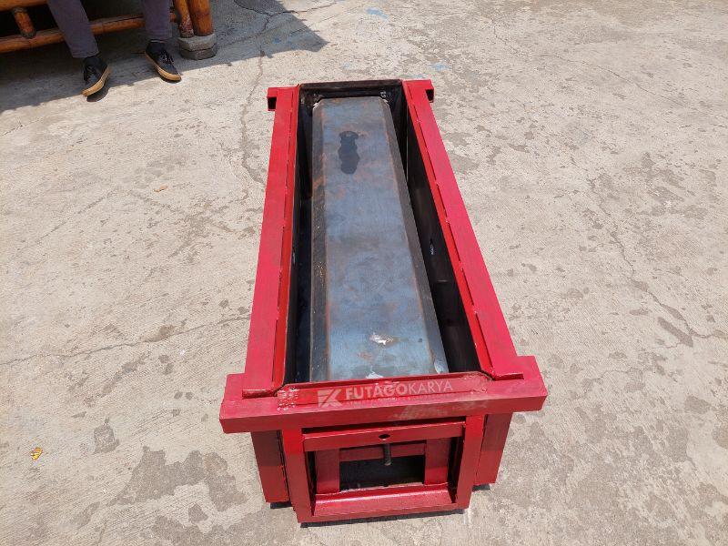 Cetakan beton Uditch
