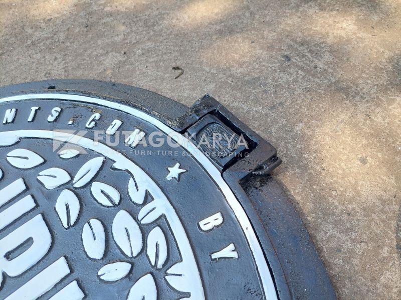 Penutup Manhole