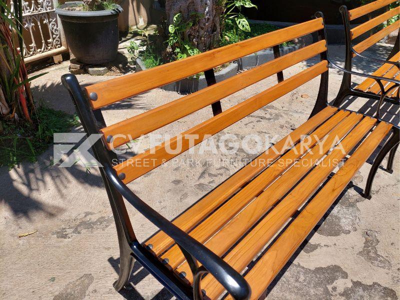Kursi Taman Besi Minimalis