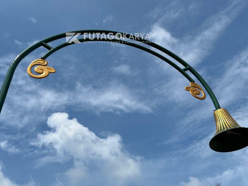 Tiang Lampu Jalan