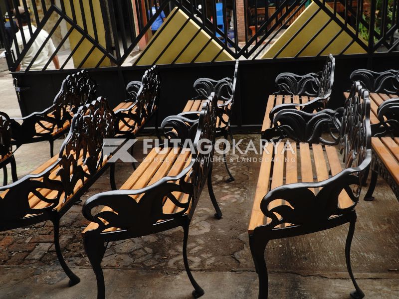 kursi taman besi cor