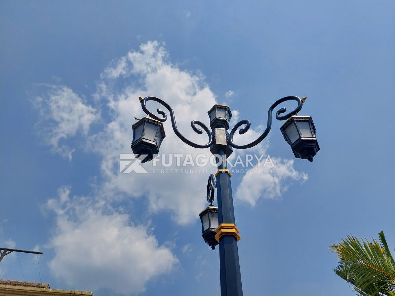 Tiang Lampu Jalan Klasik