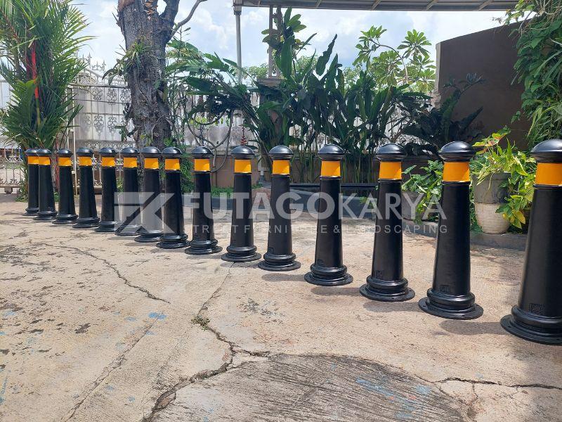 Tiang Pembatas Kendaraan