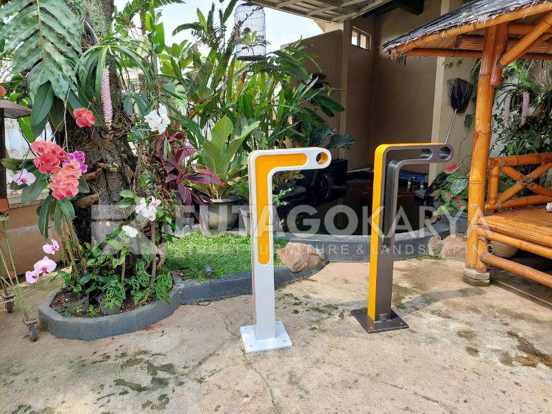 Bollard besi cor